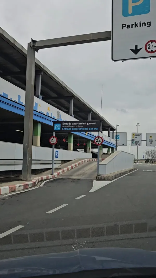 Collect Car VLC Aiport 1