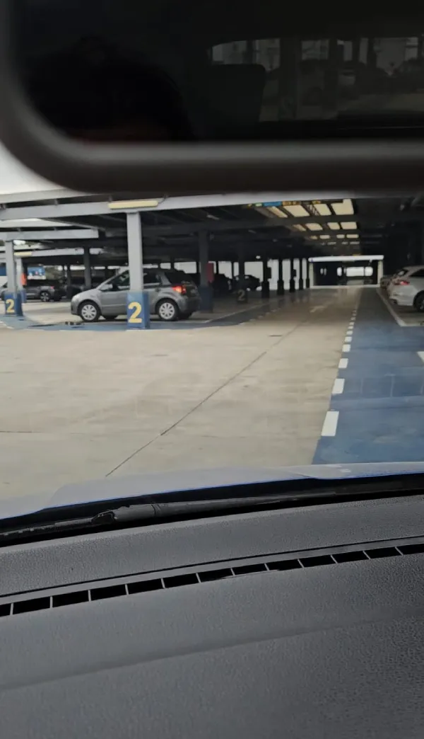 Collect Car VLC Aiport 6