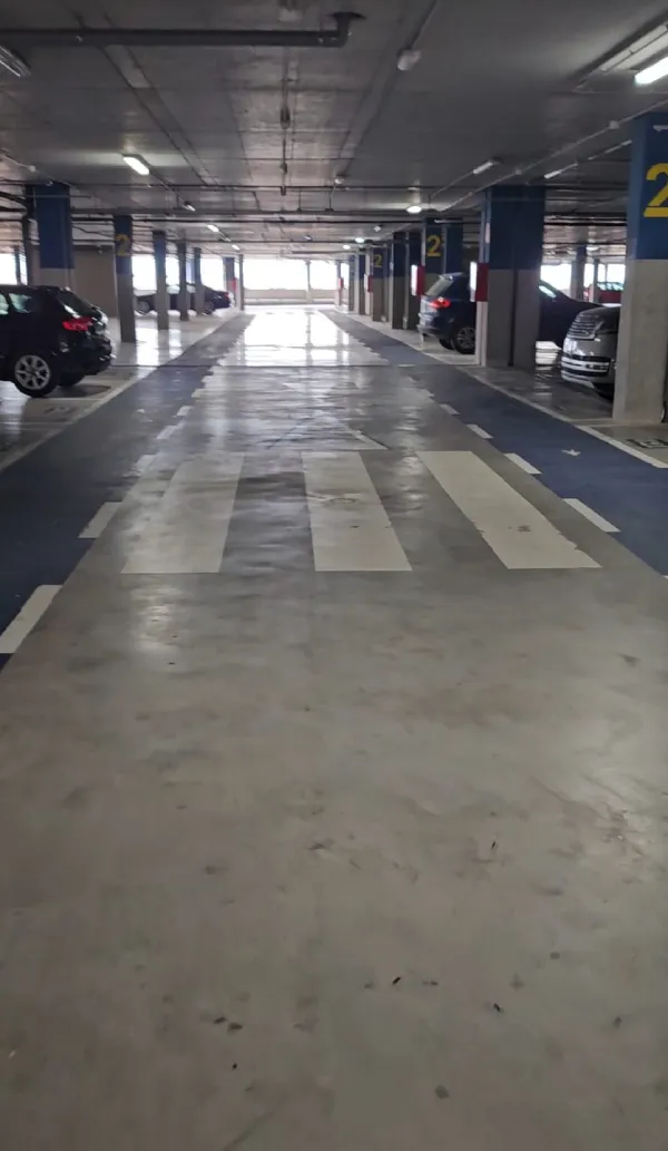 Collect Car VLC Aiport 7