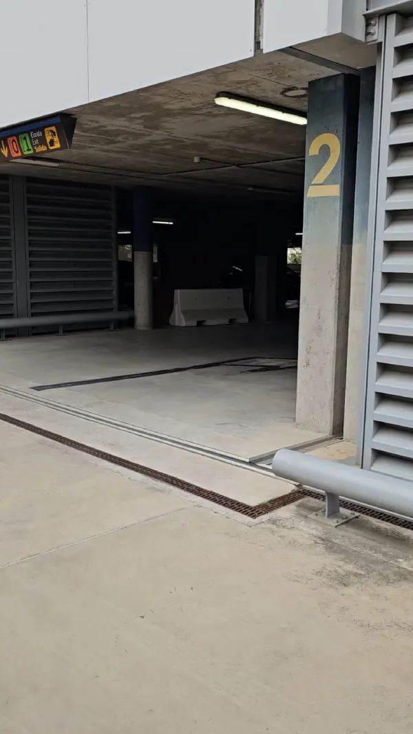 Collect Car VLC Aiport 8