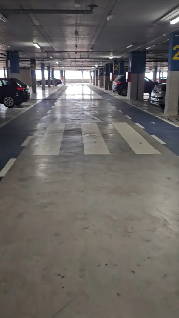 Collect Car VLC Aiport 9